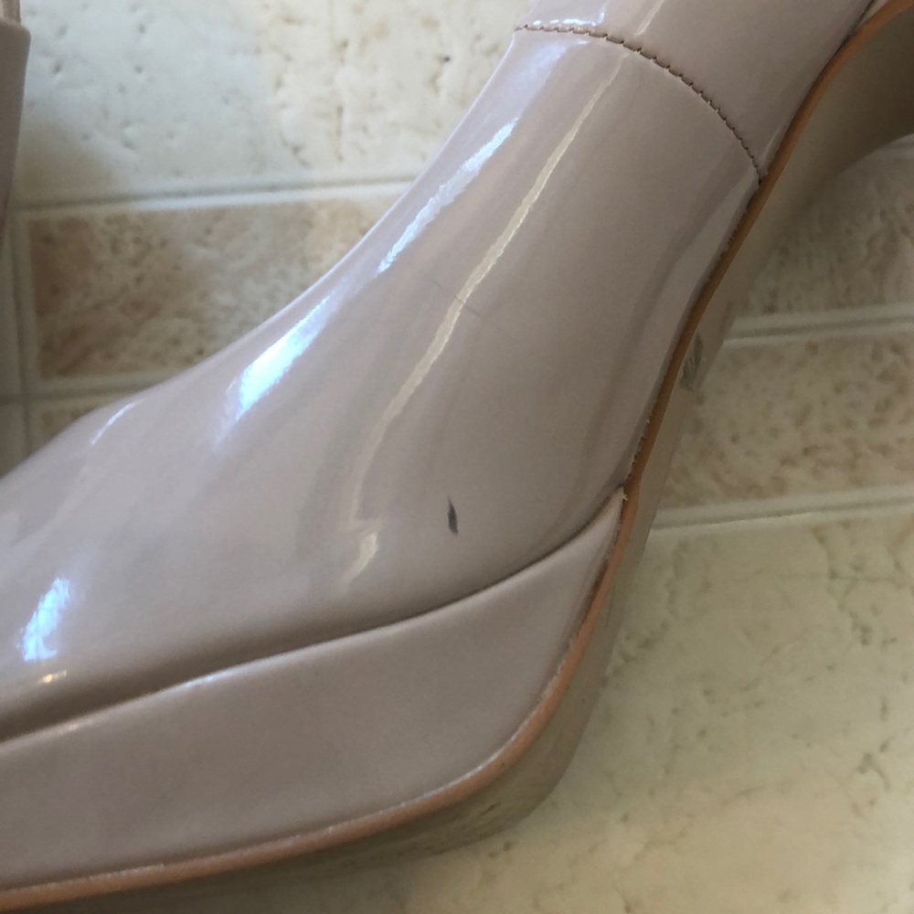 Shoes - Picture 7 of 8